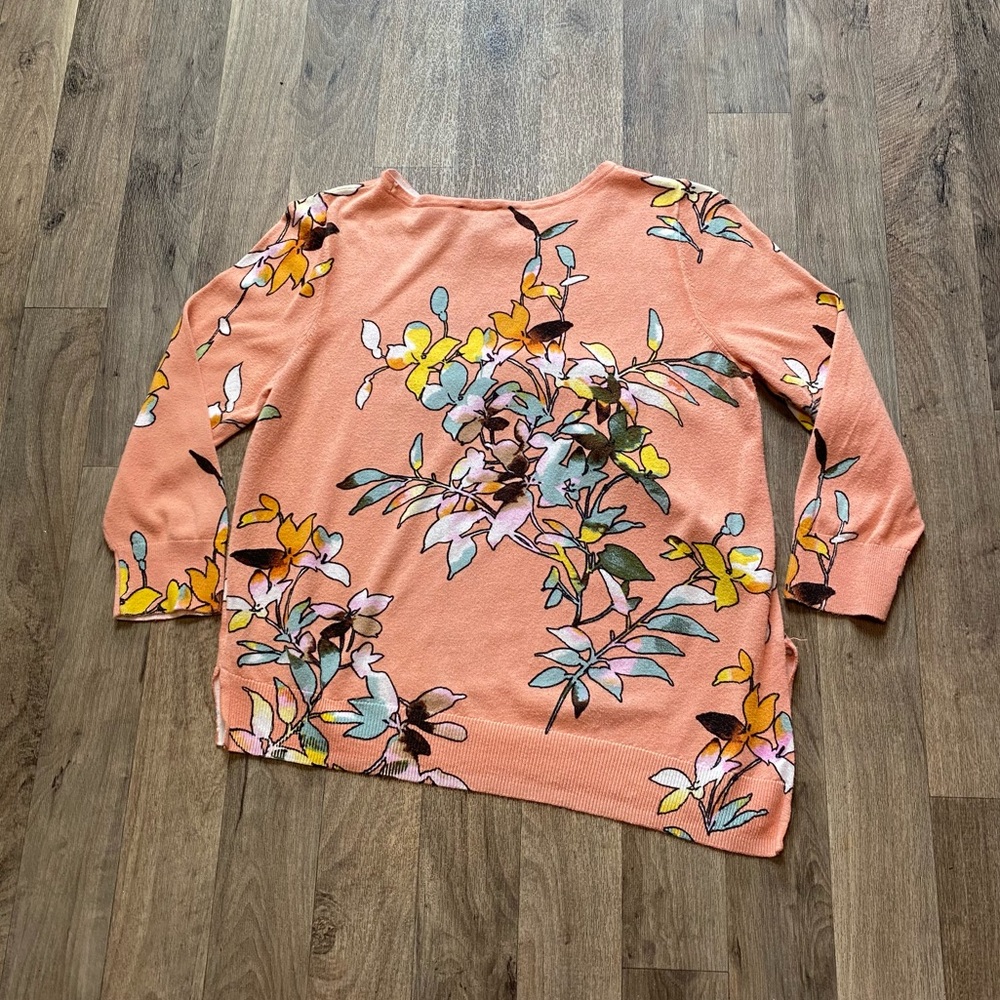 The Limited Floral Asymmetric Hem Knit Top Size Small